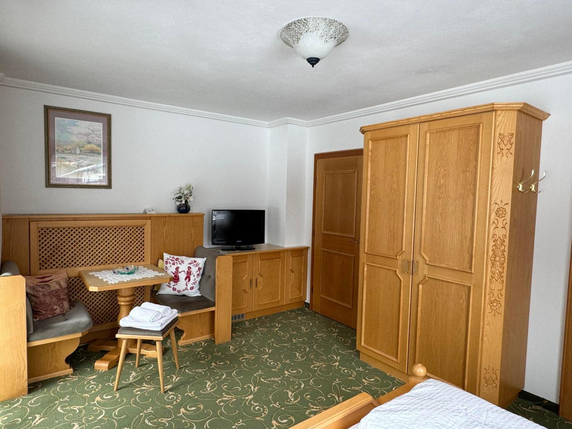 Gaestehaus Huber Holzgau Szoba fotó